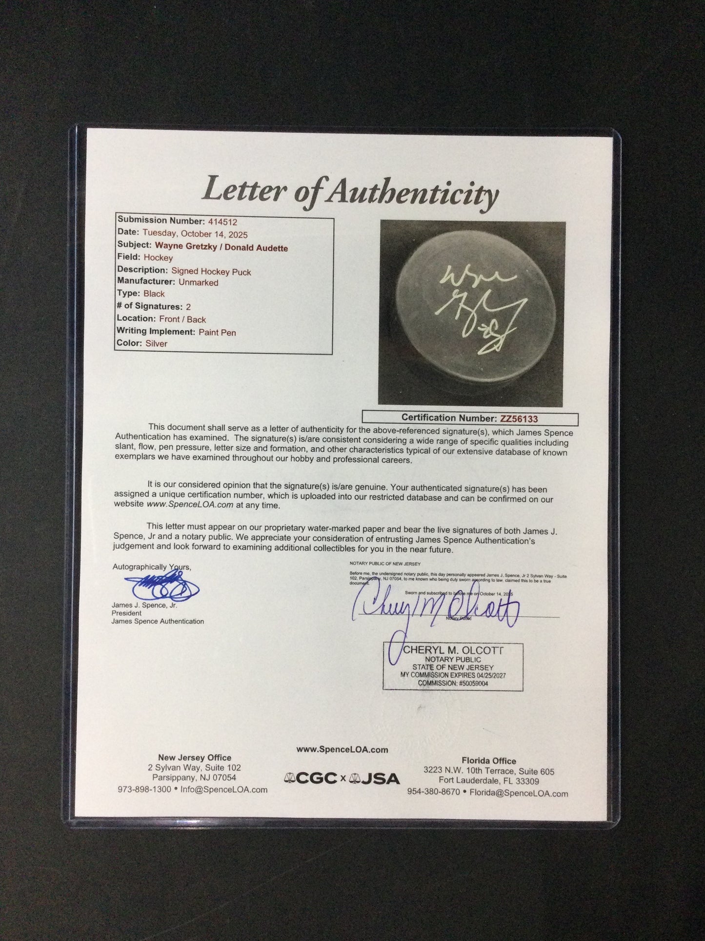 Wayne Gretzky Signed Hockey Puck with JSA LOA certified Auto Oilers/Kings/Rangers