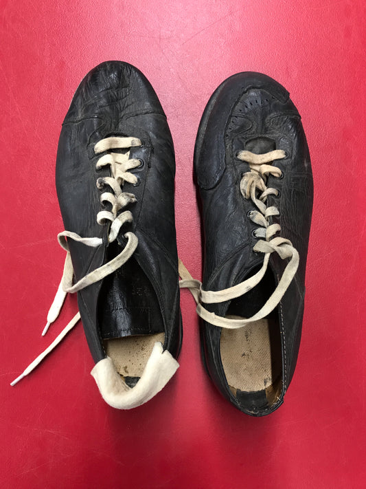 Jim "Catfish" Hunter Original Game Worn Cleats from the early 1970's