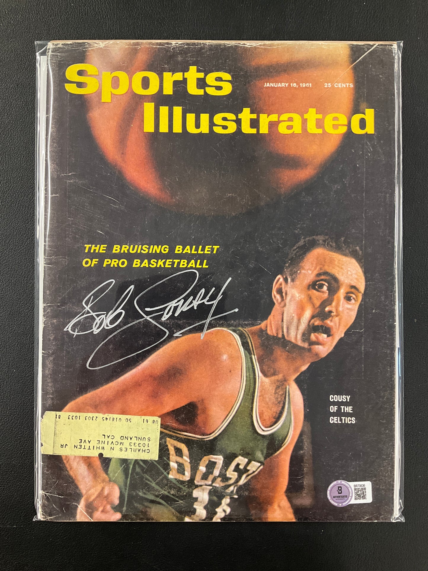 Bob Cousy Signed Sports Illustrated NBA Beckett Certified Auto Boston Celtics 1961