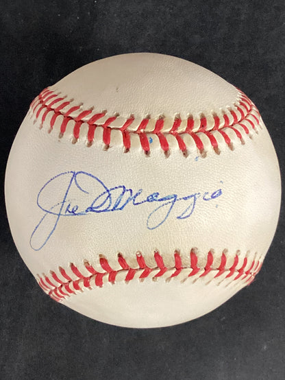Joe DiMaggio Single Signed Baseball JSA LOA New York Yankees, very clean