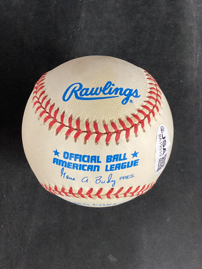 Joe DiMaggio Single Signed Baseball JSA LOA New York Yankees, very clean