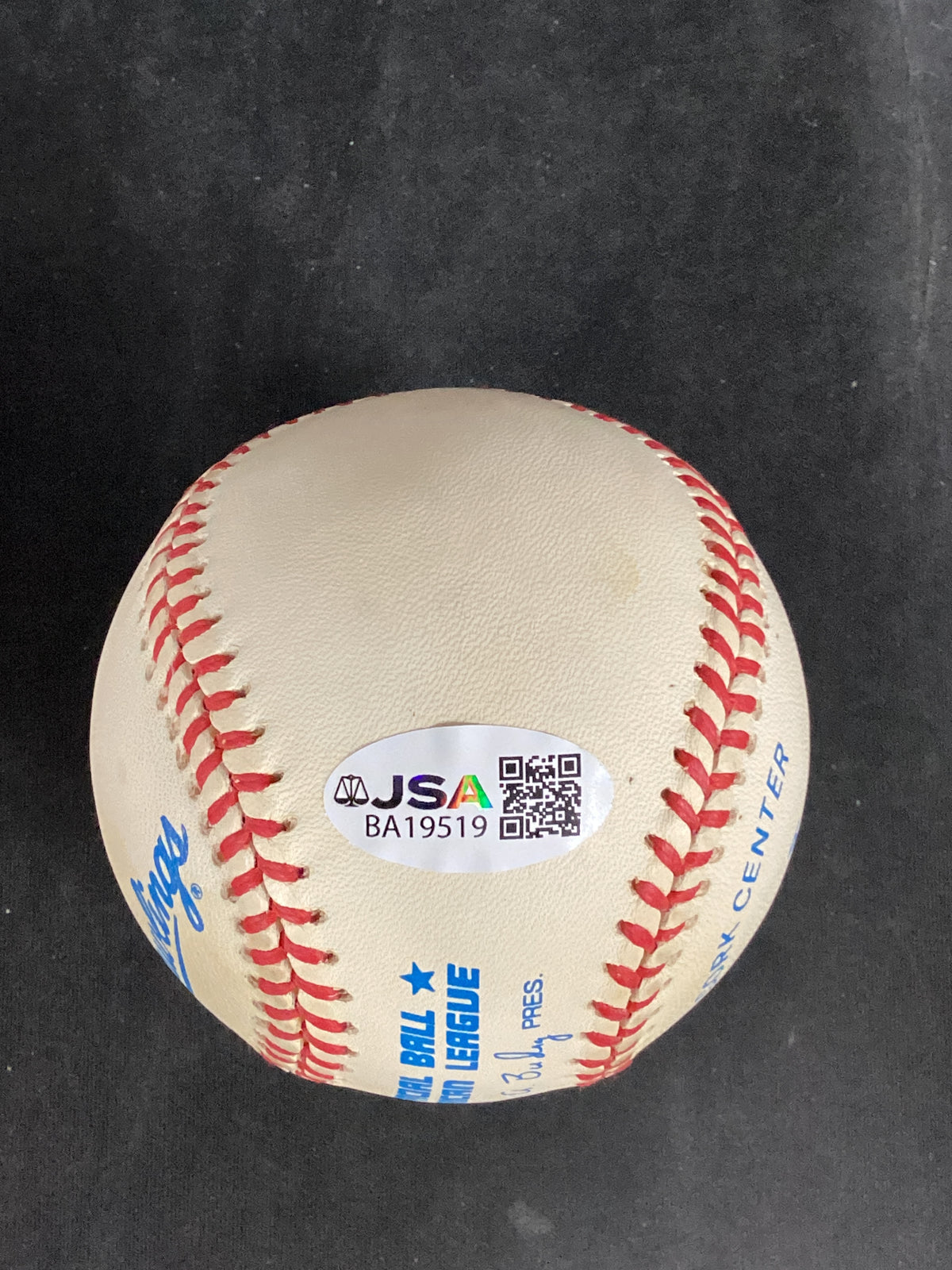 Joe DiMaggio Single Signed Baseball JSA LOA New York Yankees, very clean