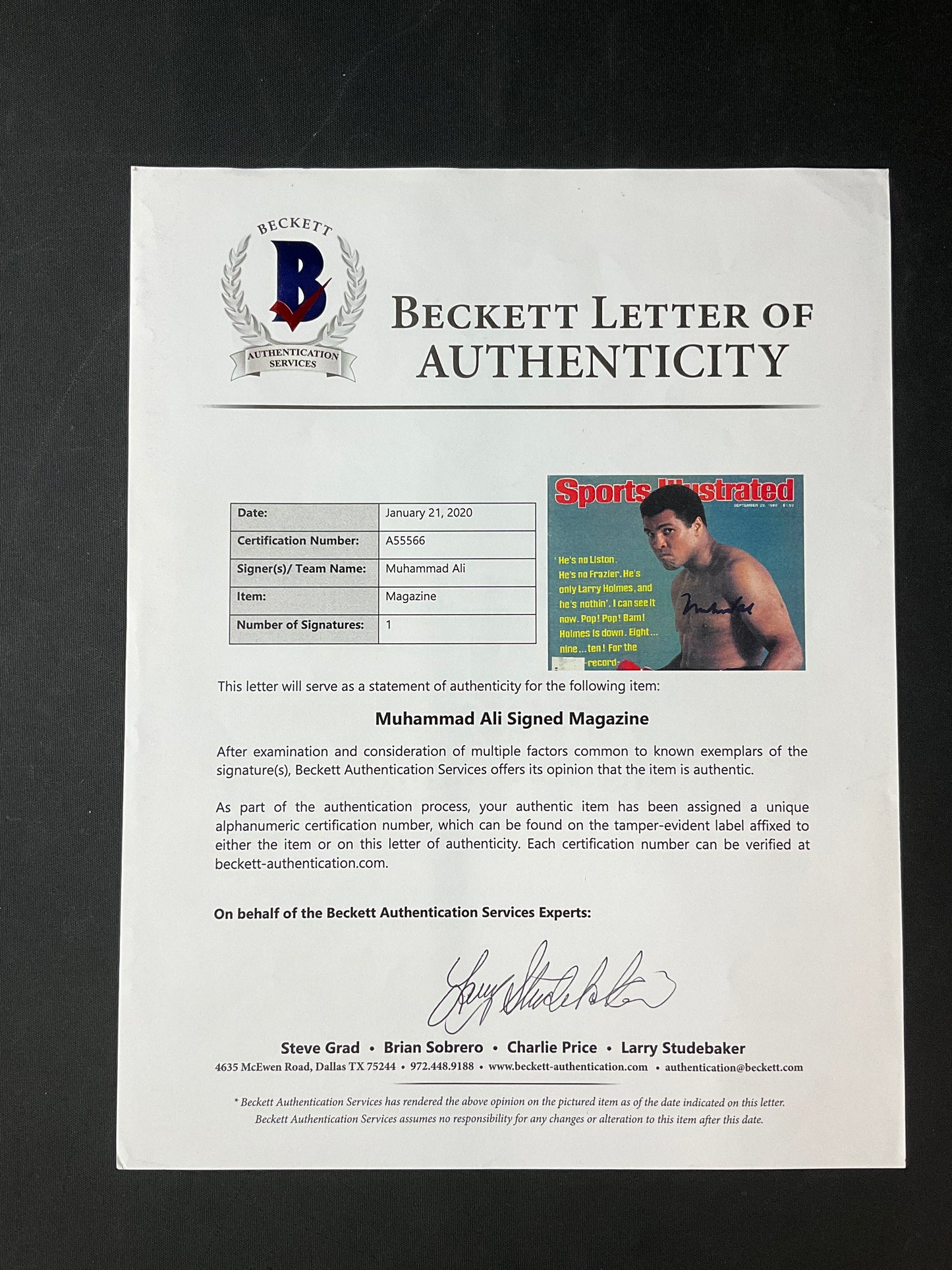 Muhammed Ali Sports Illustrated Boxing Beckett Certified Auto 1980